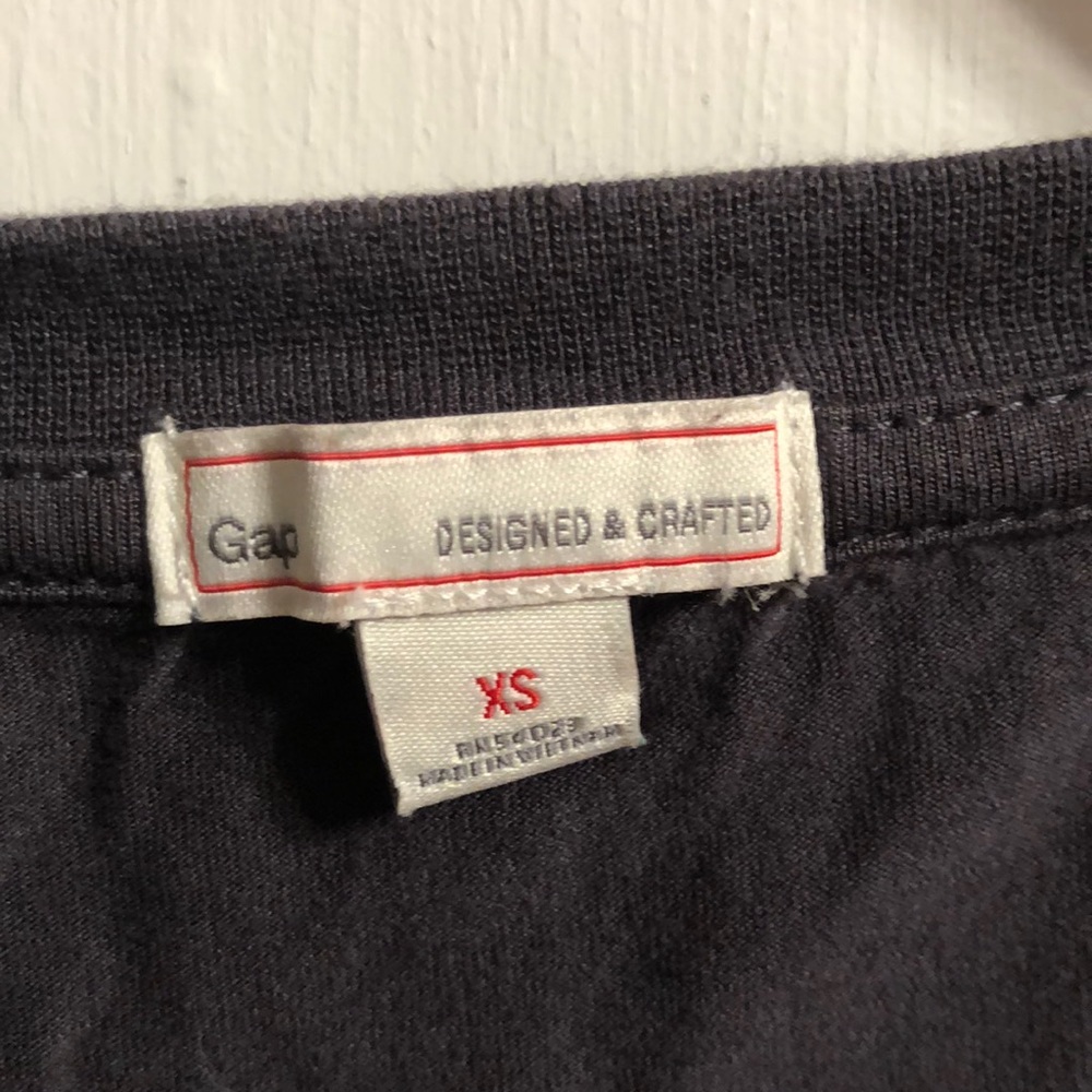 Gap Slightly Cropped Basic Tee - Picture 3 of 3